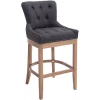 In And OutdoorMatch And Outdoor Match barkruk Jeramie - Chesterfield-stijl - grijs - bekleed met stof - houten poten in natuurlijke kleur - zithoogte 74 cm - met rugleuning en voetsteun - met koperen spijkers - Deluxe