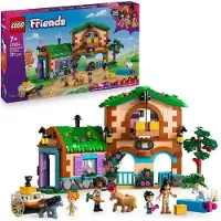 LEGO Friends Ponyboerderij en stallen 42654, bouwset voor kinderen vanaf 7 jaar, met 4 figuurtjes, 3 pony's, een kat en accessoires
