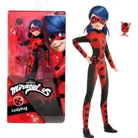 Big Buy Cooking - Miraculous - Pop - Lieveheersbeestje Tijd om te ontdoen van kwaad - 26 cm Gearticuleerde modepop - Officieel gelicentieerde Miraculous - Zwart en rood kostuum Lieveheersbeestje Doll - P50006