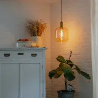 QAZQA Slimme hanglamp zwart met messing en amberkleurig glas incl. Wifi G95 - Zuzanna