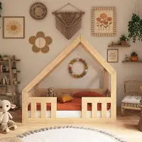 Need Sleep – Montessori Huisbed 70x140 cm – Peuterbed met Asymmetrisch Dak en Valbeveiliging – Naturel Hout