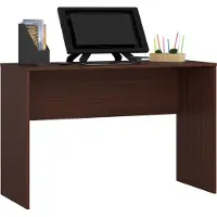 Akord Een kleine, rechthoekige bureau van 120 cm. Afmetingen: Hoogte: 77 cm, Breedte: 120 cm, Diepte: 50 cm