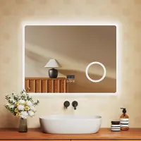 Emke Badspiegel met 3x vergroting, touchbediening, 3 lichtkleuren, dimbaar, anti-condens, klok, Bluetooth, 80x60 cm