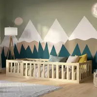 Crazy Pine kinderbed 90x180 cm – Gemaakt van natuurlijk hout – Montessori vloerbed met valbeveiliging van 40 cm en een openslaande beschermingsbarrière – Crazy Johnny