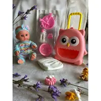 Halay Poppenset met trolley - 10-delig - Inclusief pop, pamper, papfles, bordje, bestek en potje - Gebruiksvriendelijk en Compact