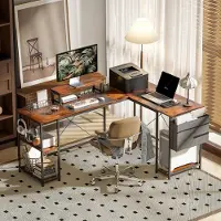 OKWISH L-vormig bureau, werkplek met twee kabeldoorvoeren, bureau voor schrijfwerk met opbergvakken en monitorstandaard, rustieke bruine kleur