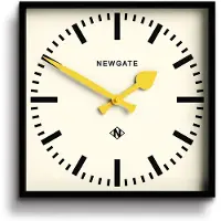 Newgate Number Five wandklok geel 33cm