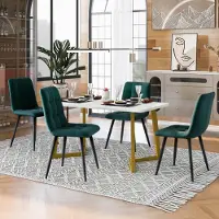 MODFU eethoek, 5-delig, bestaande uit een eettafel met 4 stoelen. Eetkamerstoelen van fluweel, met een marmeren blad en een metalen frame, in de kleur groen