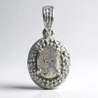 Cavill - Zilveren Hanger - 925 Sterling Zilver - Ovale Labradoriet 0,66 ct uit Madagaskar - 16 Witte Topazen 0,084 ct - Elegant & Tijdloos