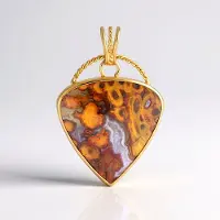 Cavill - Zilveren hanger 925 Sterling, verguld - Versteend palmhout 34 ct Triljant cabochon - Bali Barong stijl handgemaakt Indonesisch sieraad