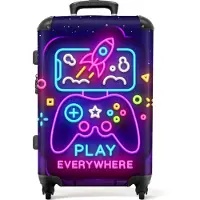 NoBoringSuitcases.com - Kinderkoffer jongen gaming - Kindertrolley jongens - Game koffer groot kids - Rolkoffer lichtgewicht - Reiskoffer met 4 wielen - Grote trolley XL - 20 kg bagage