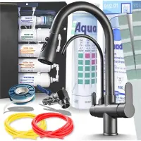 ARI Een driewegs keukenkraan van Nordic met uitschuifbare douche, aansluiting voor een waterfilter, een draaibare uitloop van 360 graden en een grafietkleur