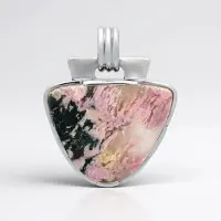Cavill - Zilveren Hanger 925 Sterling Zilver - 11 Karaat Rhodoniet Trilliant Cabochon - Bali Barong Sieraad - Elegant Roze Groen