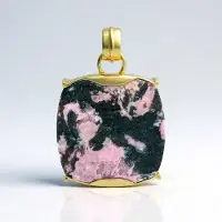 Cavill - Luxe Zilveren Hanger 925 Sterling Zilver Verguld - 4,8 ct Sulawesi Rhodoniet - Antieke Cabochon Bali Barong 42x30 mm