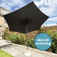 Homra Parasol met LED Verlichting – 260x240 cm – Stokparasol - Kantelbaar 45° – Solar Oplaadbaar – Balkonparasol - Inclusief Parasolhoes – Grijs