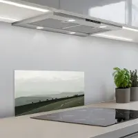 KitchenYeah Spatscherm 60x30 cm - Zelfklevende achterwand Grijs - Berg - Paarden - Keuken muurbeschermer - Spatwand fornuis