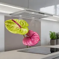 KitchenYeah Spatscherm 90x70 cm - Zelfklevende achterwand Planten - Anthurium - Groen - Roze - Keuken muurbeschermer - Spatwand fornuis