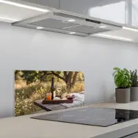 KitchenYeah Spatscherm 60x30 cm - Zelfklevende achterwand Picknick - Wijn - Kaasplankje - Keuken muurbeschermer - Spatwand fornuis