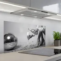 KitchenYeah Spatscherm 100x50 cm - Zelfklevende achterwand Feestelijk - Champagne - Discobal - Keuken muurbeschermer - Spatwand fornuis