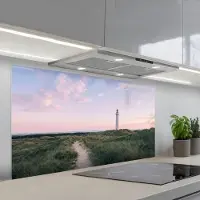 KitchenYeah Spatscherm 120x60 cm - Zelfklevende achterwand Vuurtoren - Duinlandschap - Zee - Keuken muurbeschermer - Spatwand fornuis