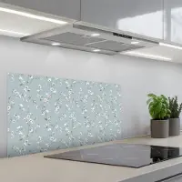 KitchenYeah Spatscherm 90x45 cm - Zelfklevende achterwand Klassiek - Bloemen - Blauw - Keuken muurbeschermer - Spatwand fornuis