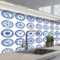 KitchenYeah Keuken achterwand 150x60 cm - Spatscherm zelfklevend Borden - Bloemen - Patroon - Blauw - Muurbeschermer - Spatwand fornuis