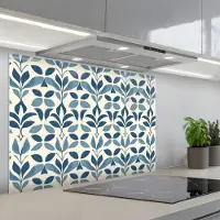 KitchenYeah Spatscherm 90x60 cm - Zelfklevende achterwand Flora - Modern - Blauw - Keuken muurbeschermer - Spatwand fornuis