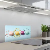 KitchenYeah Spatscherm 70x30 cm - Zelfklevende achterwand Macarons - Kleurrijk - Pastel - Keuken muurbeschermer - Spatwand fornuis