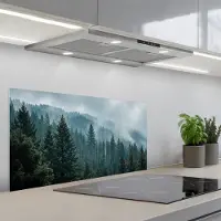 KitchenYeah Spatscherm 90x45 cm - Zelfklevende achterwand Naaldwoud - Bergen - Mist - Keuken muurbeschermer - Spatwand fornuis