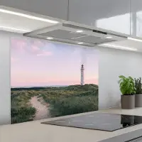 KitchenYeah Spatscherm 80x60 cm - Zelfklevende achterwand Vuurtoren - Duinlandschap - Zee - Keuken muurbeschermer - Spatwand fornuis