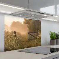 KitchenYeah Spatscherm 90x70 cm - Zelfklevende achterwand Hek - Natuur - Mist - Veld - Keuken muurbeschermer - Spatwand fornuis
