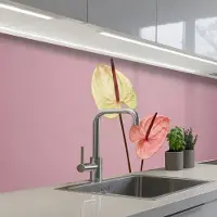 KitchenYeah Keuken achterwand 250x60 cm - Spatscherm zelfklevend Bloemen - Anthuriums - Geel - Roze - Muurbeschermer - Spatwand fornuis