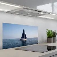 KitchenYeah Spatscherm 80x40 cm - Zelfklevende achterwand Zeilboot - Zee - Blauw - Keuken muurbeschermer - Spatwand fornuis