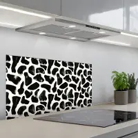 KitchenYeah Spatscherm 80x40 cm - Zelfklevende achterwand Dierenpatroon - Vlekken - Zwart - Wit - Keuken muurbeschermer - Spatwand fornuis