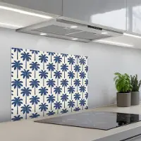 KitchenYeah Spatscherm 70x55 cm - Zelfklevende achterwand Symmetrisch - Palm - Blauw - Keuken muurbeschermer - Spatwand fornuis