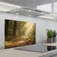 KitchenYeah Spatscherm 70x50 cm - Zelfklevende achterwand Zonlicht - Bospad - Bomen - Keuken muurbeschermer - Spatwand fornuis