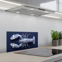 KitchenYeah Spatscherm 70x30 cm - Zelfklevende achterwand Kreeft - Porselein - Delfts - Blauw - Keuken muurbeschermer - Spatwand fornuis