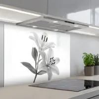 KitchenYeah Spatscherm 90x60 cm - Zelfklevende achterwand Lelies - Elegant - Zwart - Wit - Keuken muurbeschermer - Spatwand fornuis