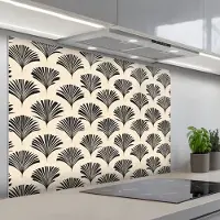 KitchenYeah Spatscherm 120x80 cm - Zelfklevende achterwand Waaiers - Botanisch - Zwart - Beige - Keuken muurbeschermer - Spatwand fornuis