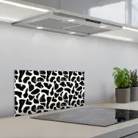 KitchenYeah Spatscherm 60x30 cm - Zelfklevende achterwand Dierenpatroon - Vlekken - Zwart - Wit - Keuken muurbeschermer - Spatwand fornuis