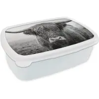 MuchoWow Broodtrommel Wit - Lunchbox Schotse hooglander - Zwart - Wit - Gras - Brooddoos 18x12x6 cm - Brood lunch box - Broodtrommels voor kinderen en volwassenen