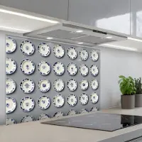 KitchenYeah Spatscherm 90x60 cm - Zelfklevende achterwand Borden - Bloemen - Blauw - Wit - Keuken muurbeschermer - Spatwand fornuis