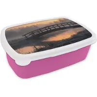 MuchoWow Broodtrommel Roze - Lunchbox Brug - Mist - Bomen - Water - Brooddoos 18x12x6 cm - Brood lunch box - Broodtrommels voor kinderen en volwassenen