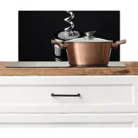 KitchenYeah Spatscherm keuken 70x30 cm - Kookplaat achterwand Kurkentrekker - Wijn - Zwart - Wit - Muurbeschermer - Spatwand fornuis - Hoogwaardig aluminium