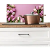 KitchenYeah Spatscherm keuken 70x30 cm - Kookplaat achterwand Tulpen - Eieren - Roze - Muurbeschermer - Spatwand fornuis - Hoogwaardig aluminium