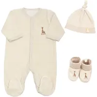 Sophie de Giraf Geboorteset Velours Beige – Baby Pyjama, Mutsje & Slofjes 1M (54 cm) – Zacht Fluweel – Unisex – Comfortabele Vooropening – Luxe Kraamcadeau Set