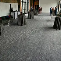 Floordirekt Op Maat Hemaakt Tapijt Sintra - Voor Evenementen & Beurzen - Onderhoudsvriendelijke Loper - Voor Beurzen & Evenementen - Grijs Gevlekt - 200 x 100 cm