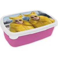 MuchoWow Broodtrommel Roze - Lunchbox Vrouwen - Bananen - Geel - Brooddoos 18x12x6 cm - Brood lunch box - Broodtrommels voor kinderen en volwassenen
