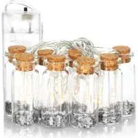 COM-FOUR® LED-lichtketting met 8 decoratieve glazen flesjes met kurkstop - decoratieve, op batterijen werkende lichtkettingen voor binnenshuis - kleurrijke sterren