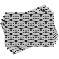 Abakuhaus gotische placemats, Halloween-horror-thema: Griezelige zwarte schedels in een geruit patroon met skeletbeenderen, van kleurvaste stof, voor eetkamer en keuken, wit-zwart